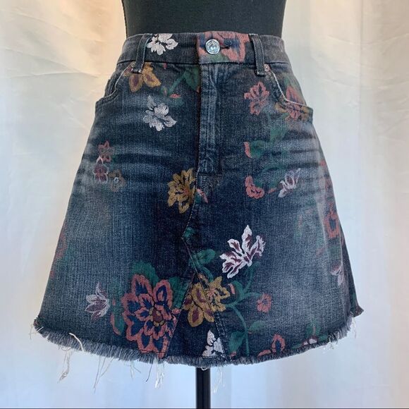 7 For All Mankind Skirt Size 27 Denim Mini A Line Floral Art Raw Hem Black - Picture 5 of 14